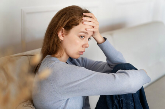 femme souffrant de crise d'angoisse